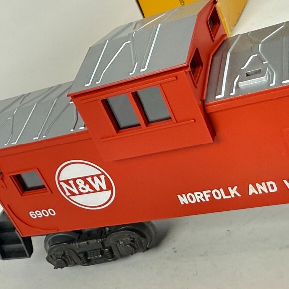 Lionel O Gauge 6-6900 Norfolk & Western Red Caboose Limited Edition Series Colle - Picture 5 of 8